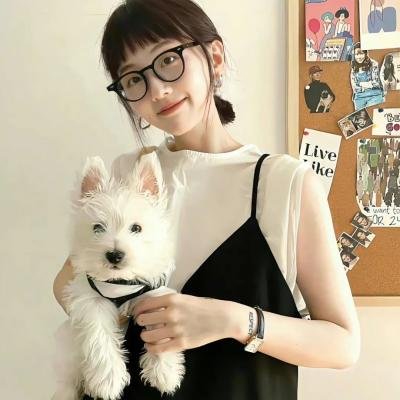 戴流苏耳环的少女
